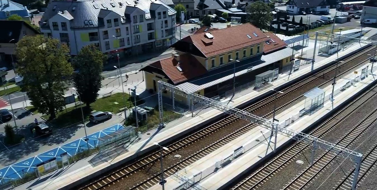 Zdjęcie przedstawiające stację kolejową Skawina