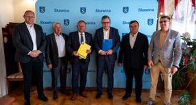 Umowa podpisana – w Rzozowie powstanie  ciąg pieszo-rowerowy